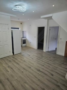 3 bedroom Apartment to rent in Leigh