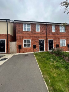 2 bedroom House to rent in Bolton