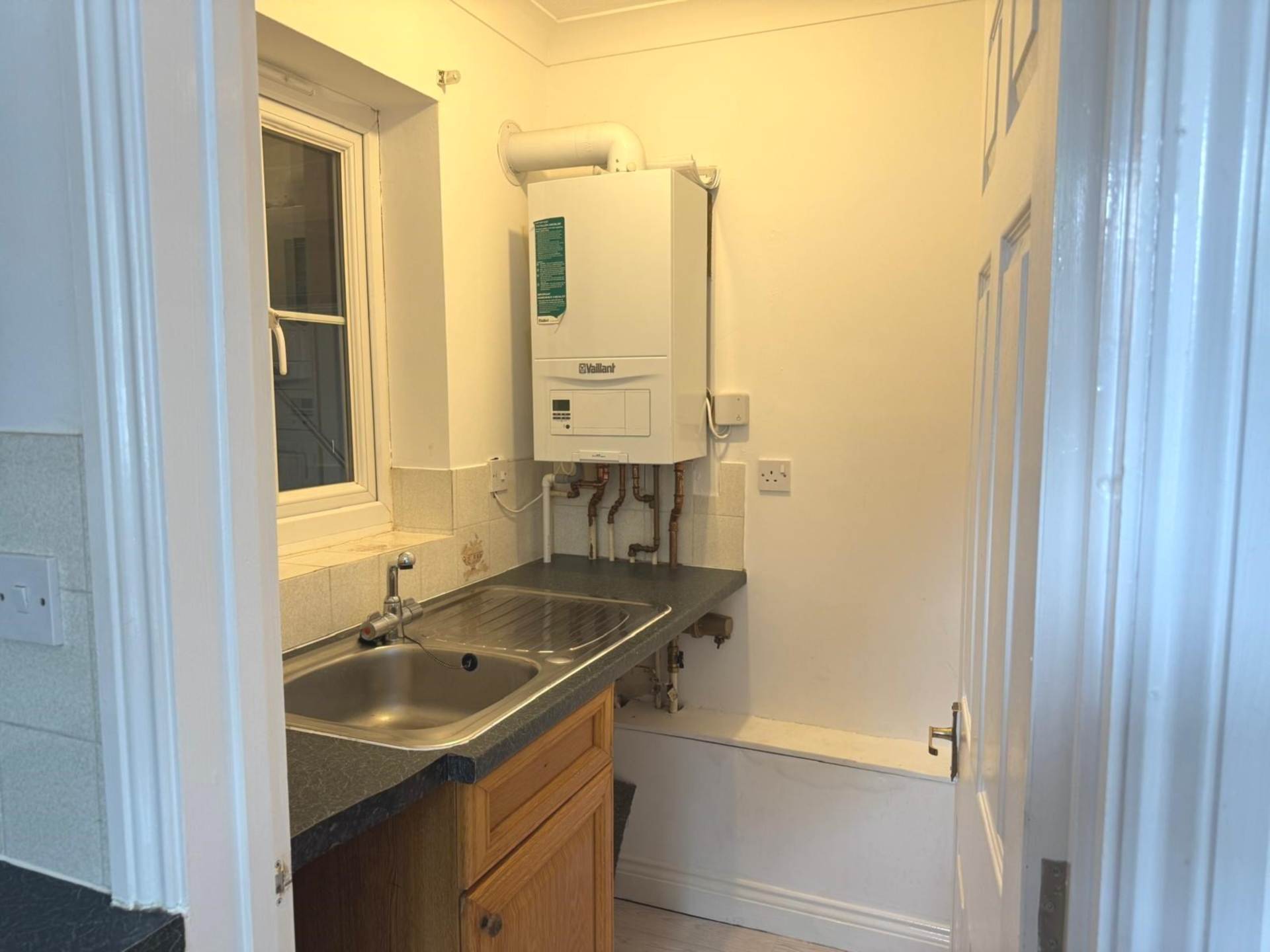 Additional Property Image 4 bedroom Semi Detached to rent in Reading 5