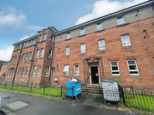 2 bedroom Flat to rent in Renfrew