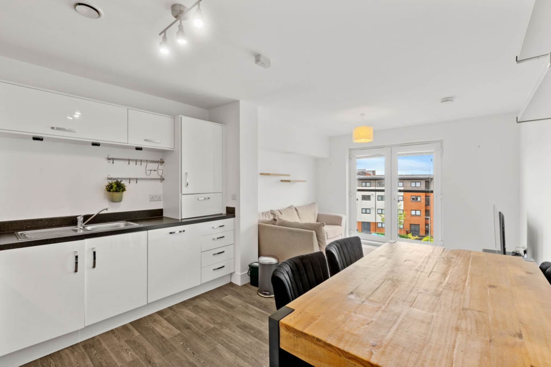 Additional Property Image 2 bedroom Flat for sale in Renfrew 4