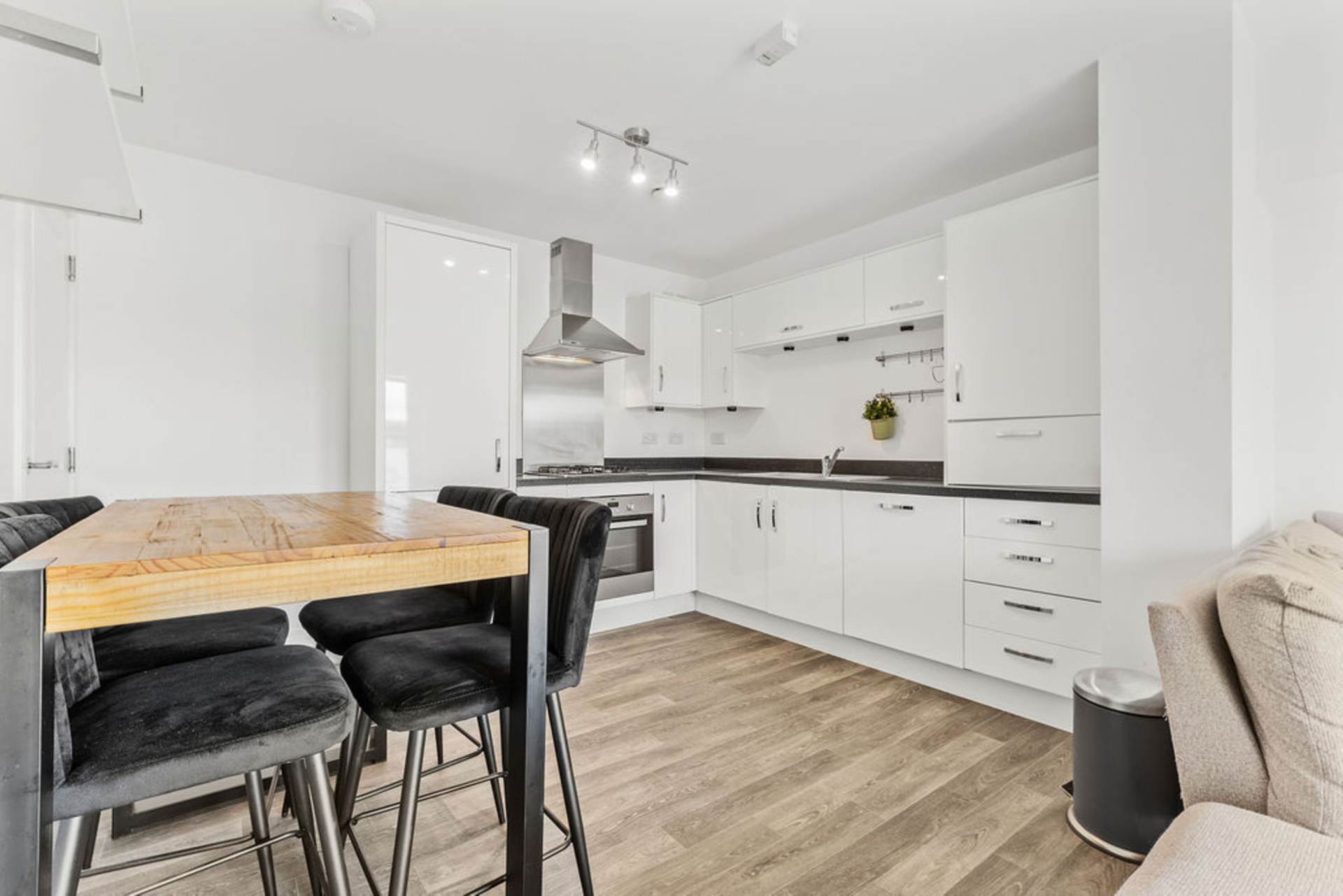 Additional Property Image 2 bedroom Flat for sale in Renfrew 5