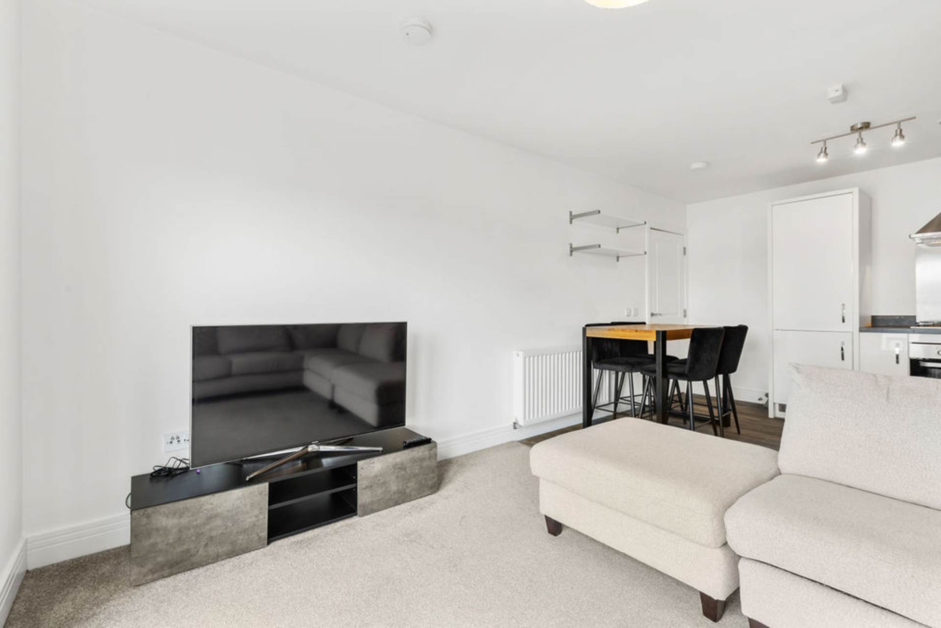 Additional Property Image 2 bedroom Flat for sale in Renfrew 6