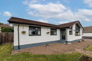 4 bedroom Bungalow for sale in Inchinnan