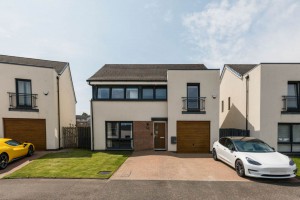 4 bedroom Detached for sale in Renfrew