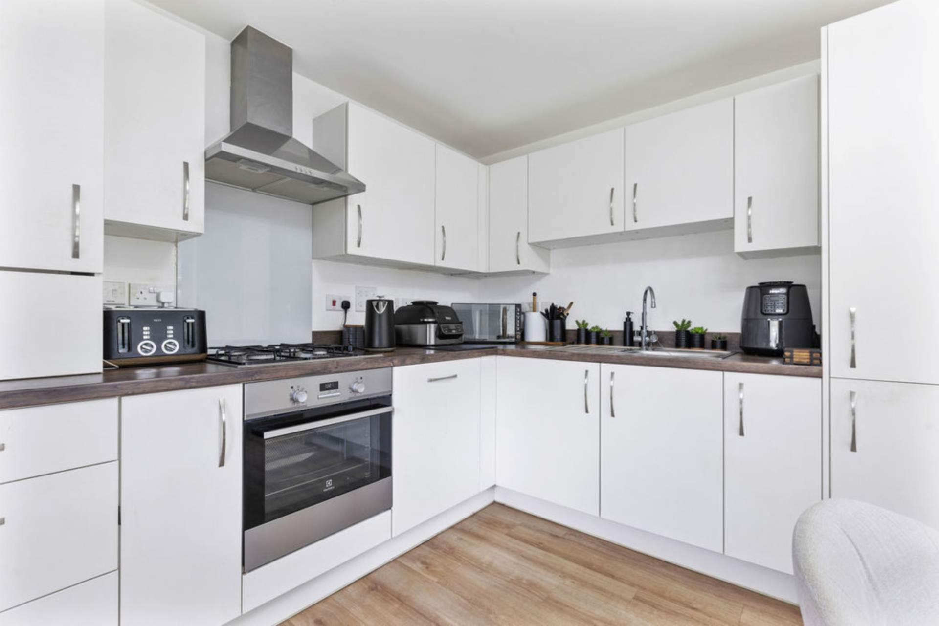 Additional Property Image 4 bedroom Town House for sale in Renfrew 6