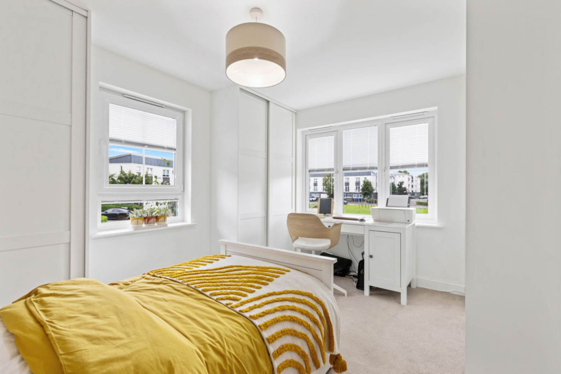 Additional Property Image 4 bedroom Town House for sale in Renfrew 21