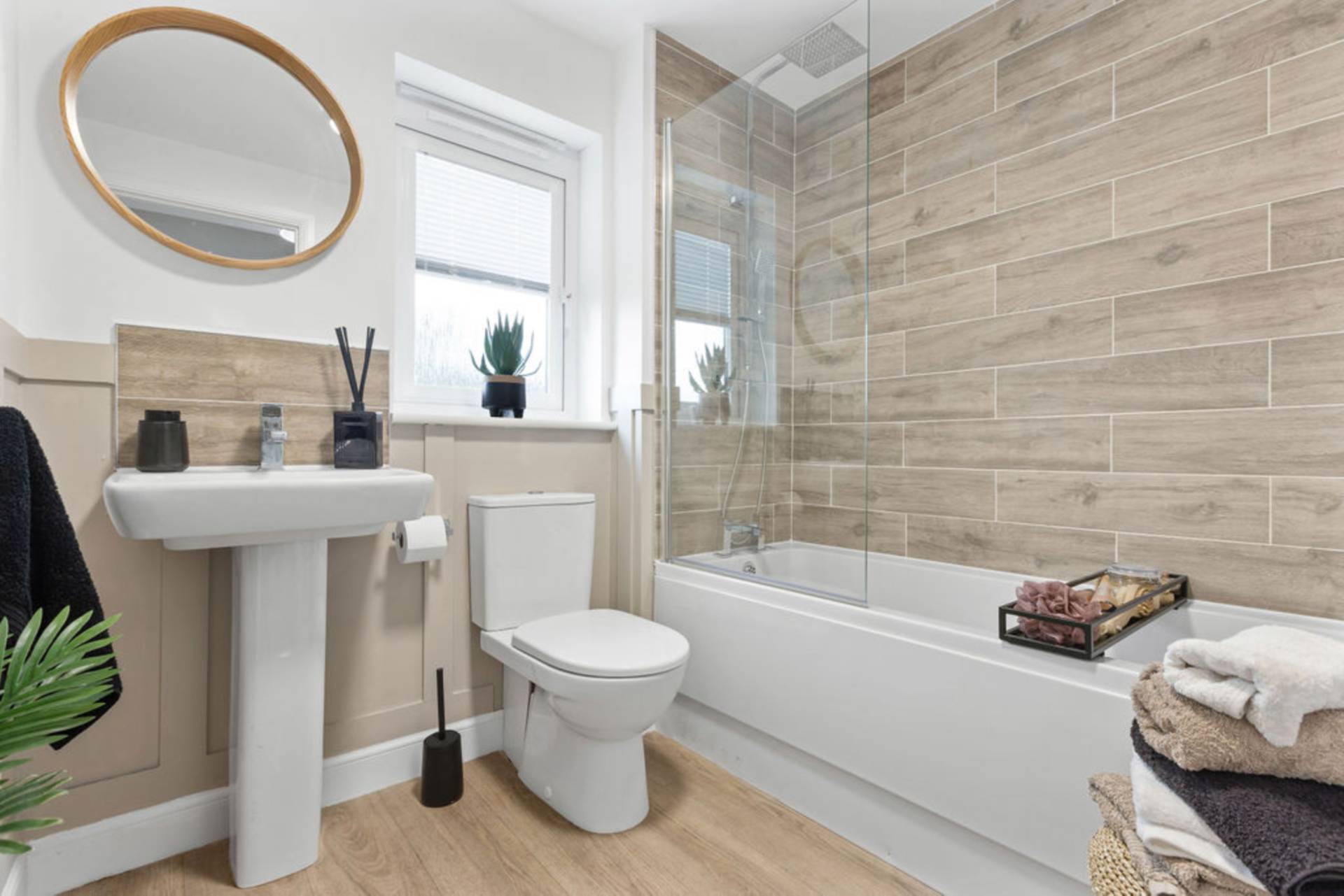 Additional Property Image 4 bedroom Town House for sale in Renfrew 23