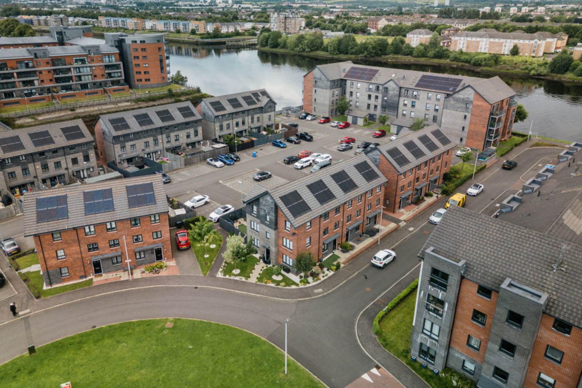 Additional Property Image 4 bedroom Town House for sale in Renfrew 30