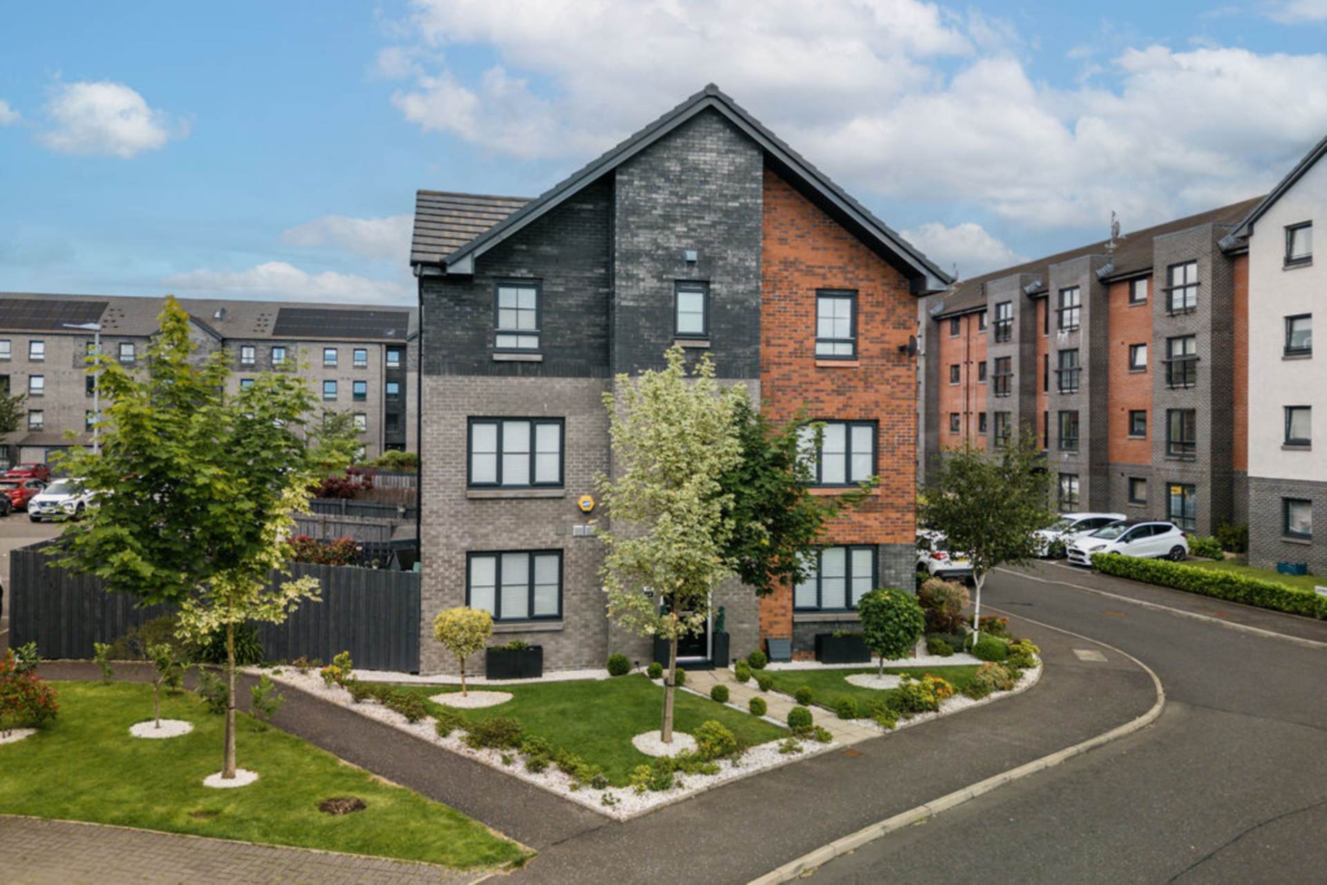Additional Property Image 4 bedroom Town House for sale in Renfrew 33