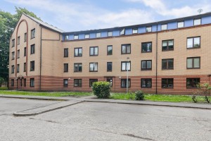 2 bedroom Flat for sale in Glasgow