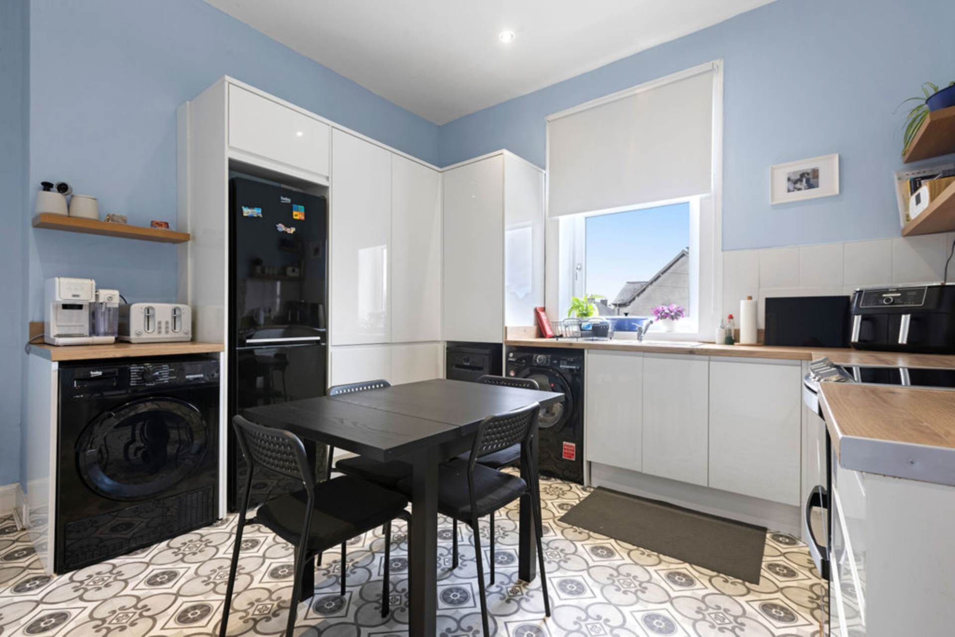 Additional Property Image 2 bedroom Flat for sale in Renfrew 4