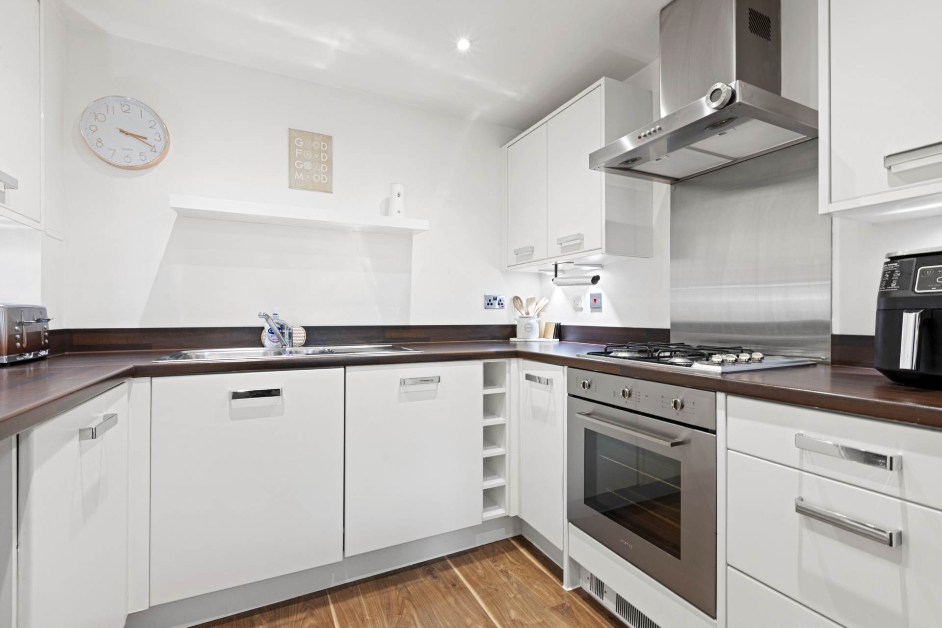 Additional Property Image 2 bedroom Flat for sale in Renfrew 4