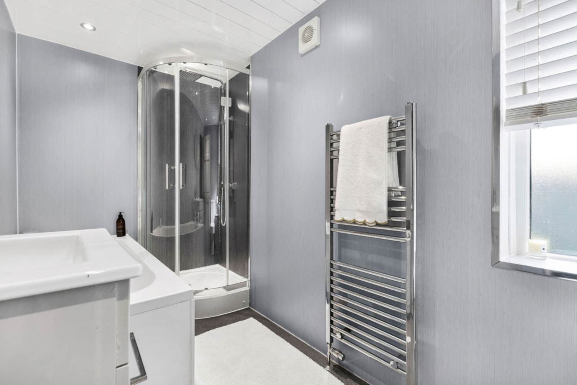 Additional Property Image 3 bedroom Semi Detached for sale in Renfrew 17