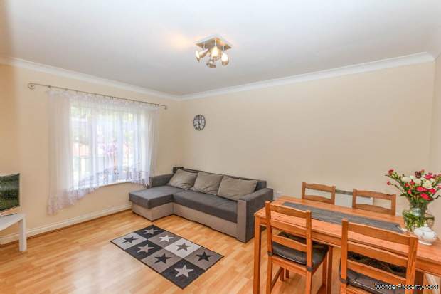 Additional Property Image 2 bedroom Apartment for sale in Wallingford 2