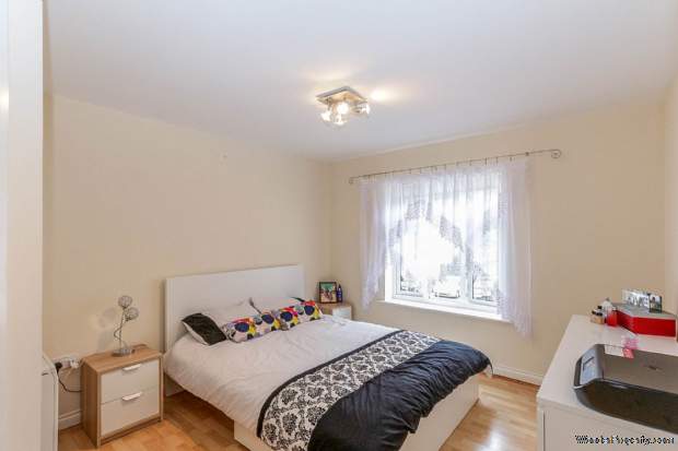 Additional Property Image 2 bedroom Apartment for sale in Wallingford 3