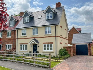 5 bedroom Detached for sale in Wallingford