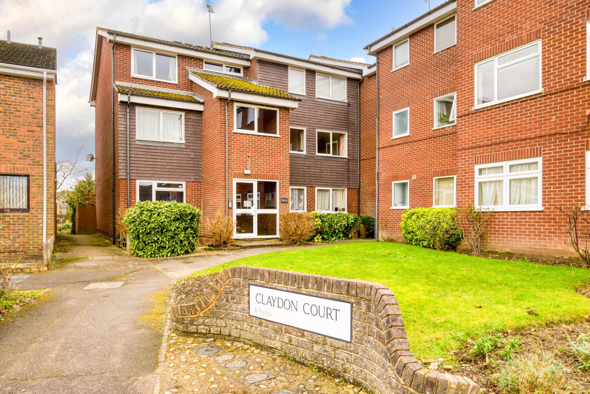 Additional Property Image 2 bedroom Apartment for sale in Reading 2
