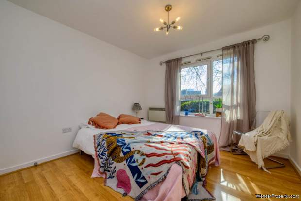 Additional Property Image 1 bedroom Apartment for sale in Reading 3