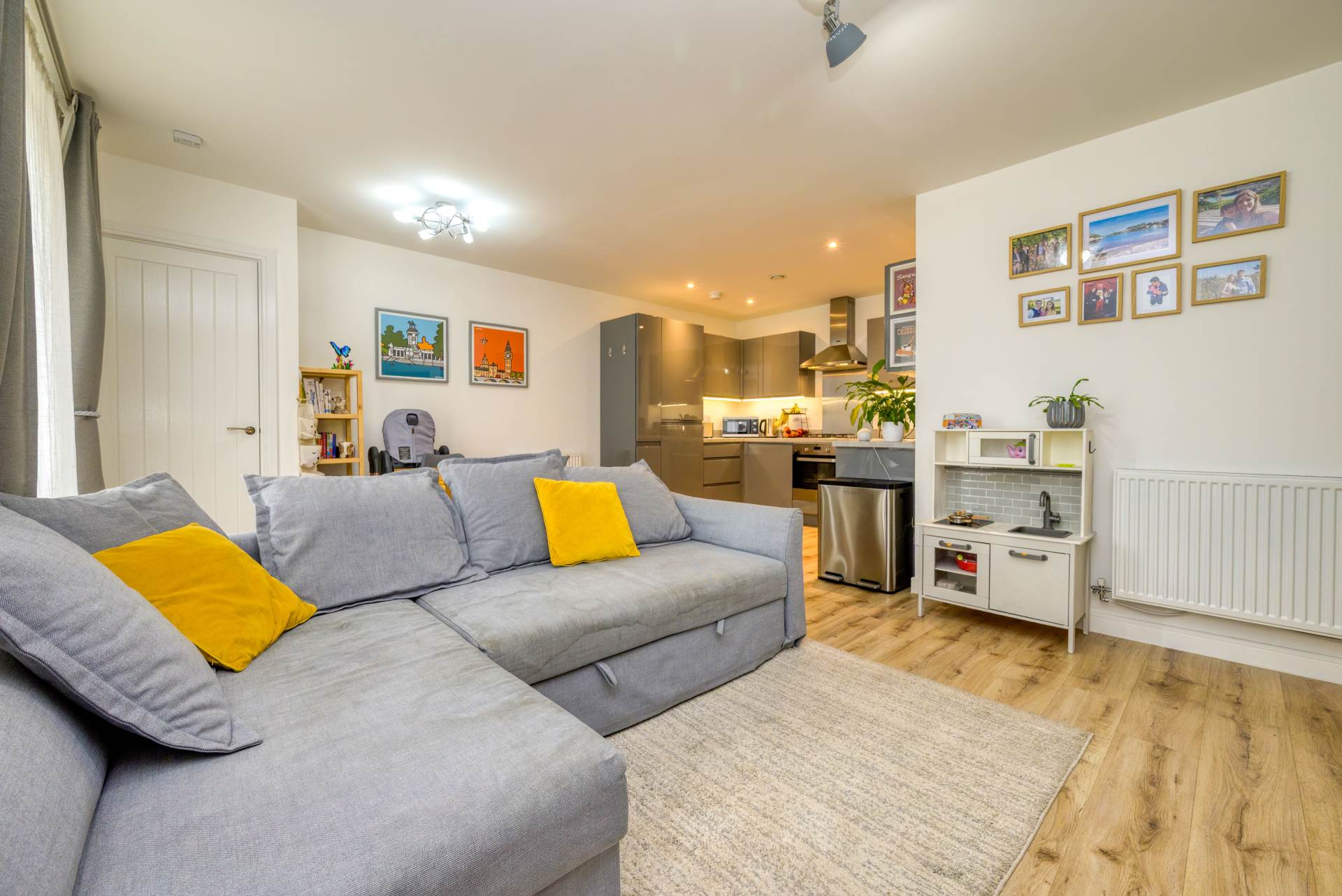 Additional Property Image 2 bedroom Apartment for sale in Reading 3