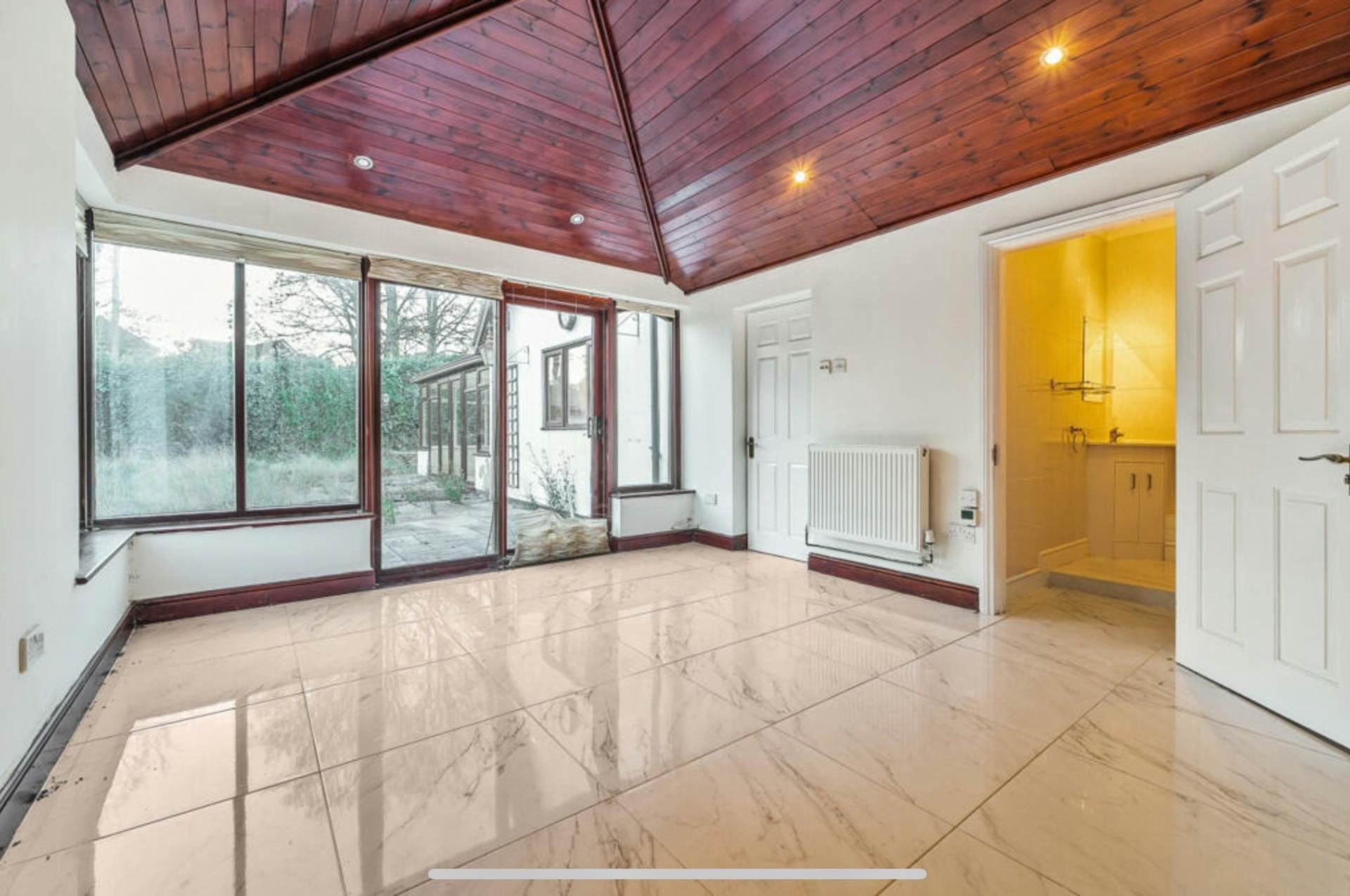 Additional Property Image 5 bedroom Detached for sale in Reading 3