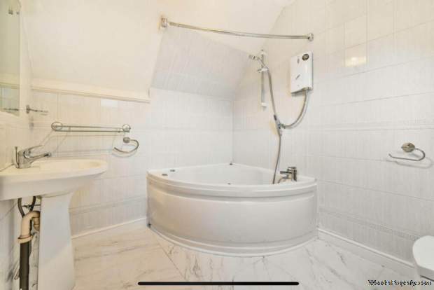 Additional Property Image 5 bedroom Detached for sale in Reading 8