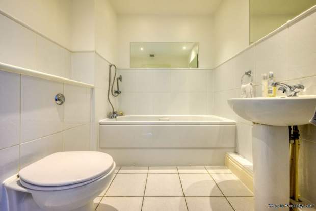 Additional Property Image 2 bedroom Apartment for sale in Reading 3