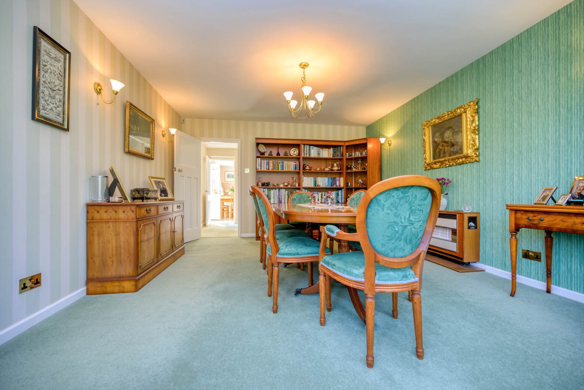 Additional Property Image 5 bedroom Detached for sale in Reading 11
