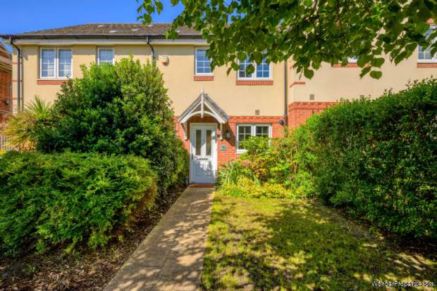 2 bedroom Terraced for sale in Reading