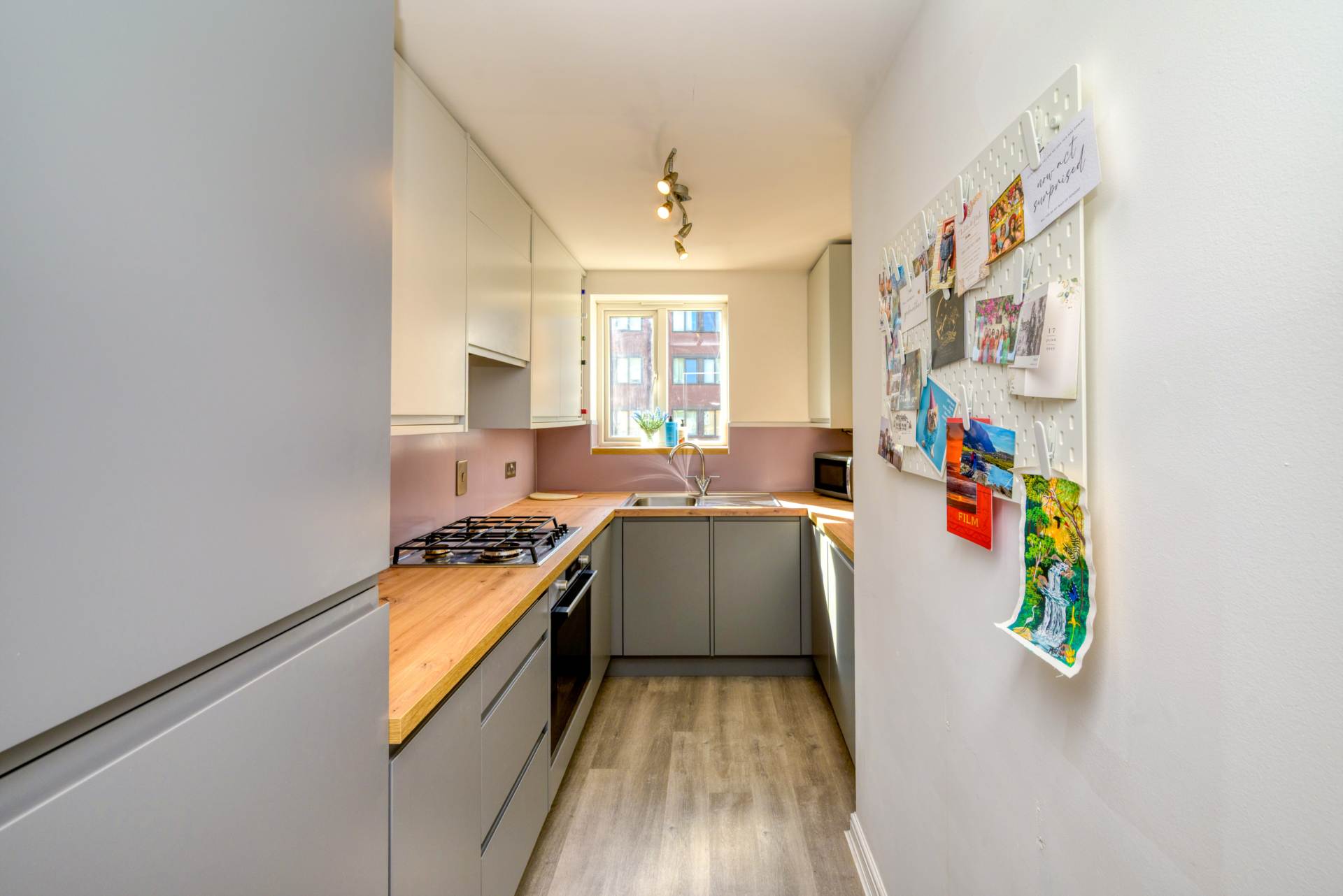 Additional Property Image 2 bedroom Apartment for sale in Reading 7