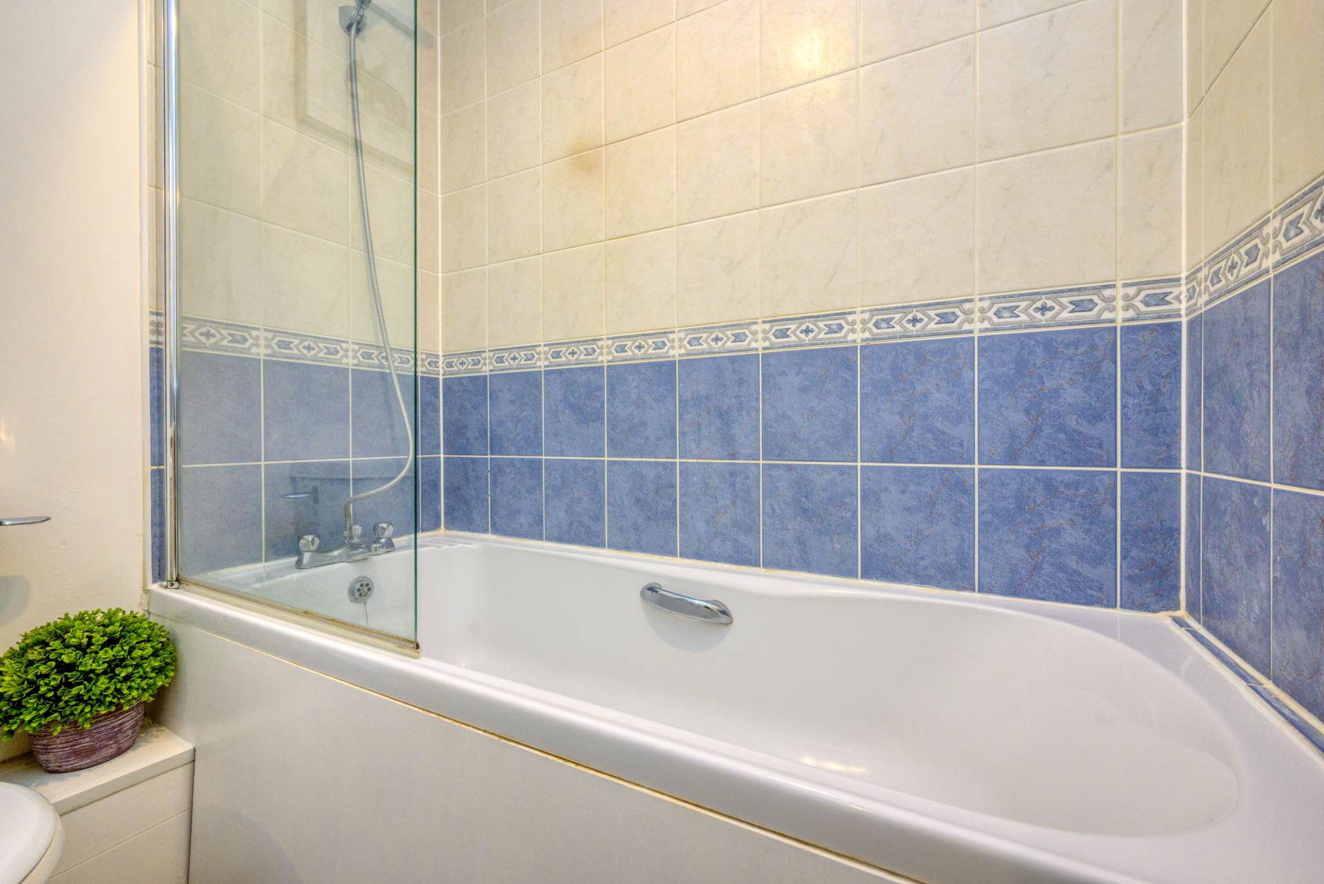 Additional Property Image 2 bedroom Apartment for sale in Reading 15