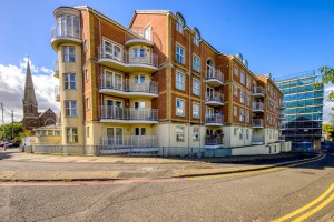 2 bedroom Apartment for sale in Reading
