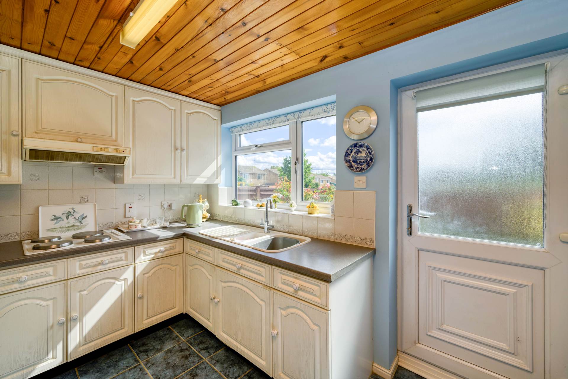 Additional Property Image 3 bedroom Link Detached House for sale in Reading 10