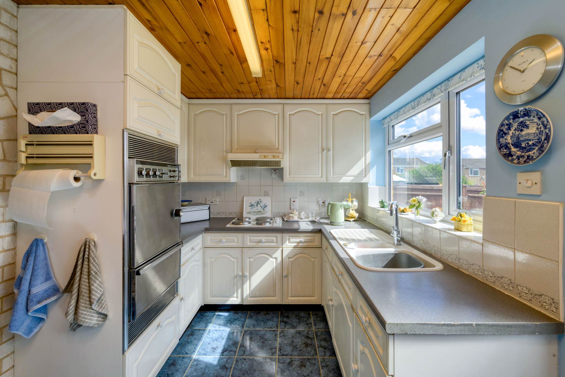 Additional Property Image 3 bedroom Link Detached House for sale in Reading 11