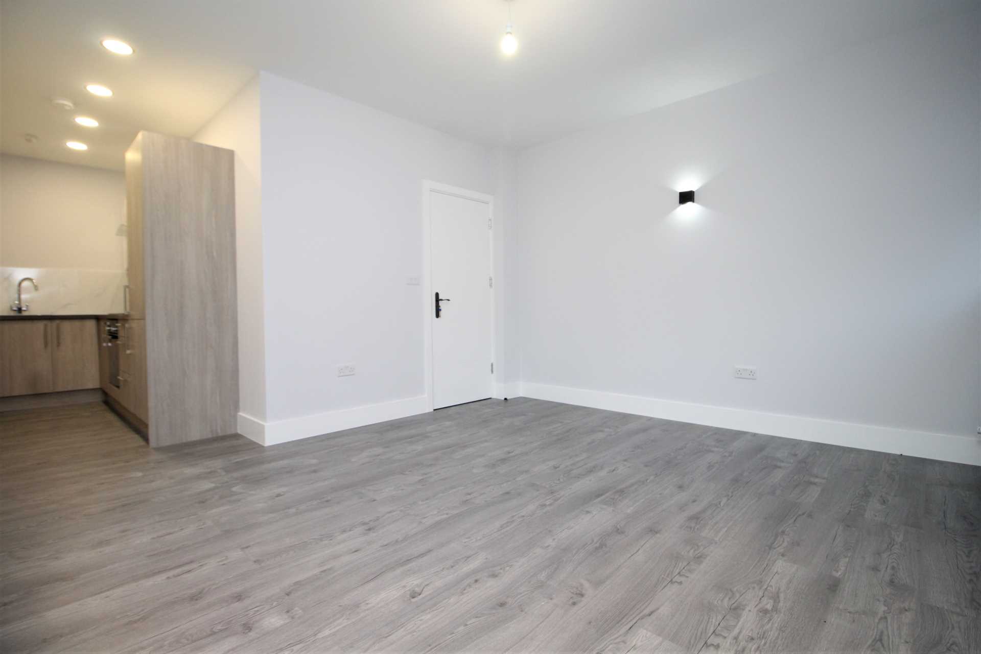 Additional Property Image 2 bedroom Apartment to rent in Brentwood 3