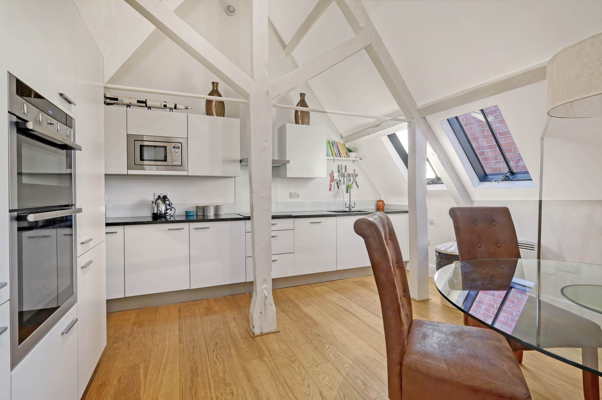 Additional Property Image 2 bedroom Flat for sale in Brentwood 5