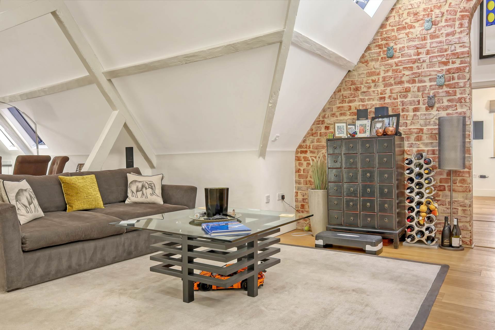 Additional Property Image 2 bedroom Flat for sale in Brentwood 7