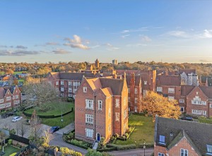 2 bedroom Flat for sale in Brentwood