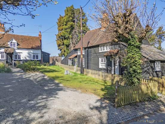 2 bedroom Semi Detached for sale in Brentwood