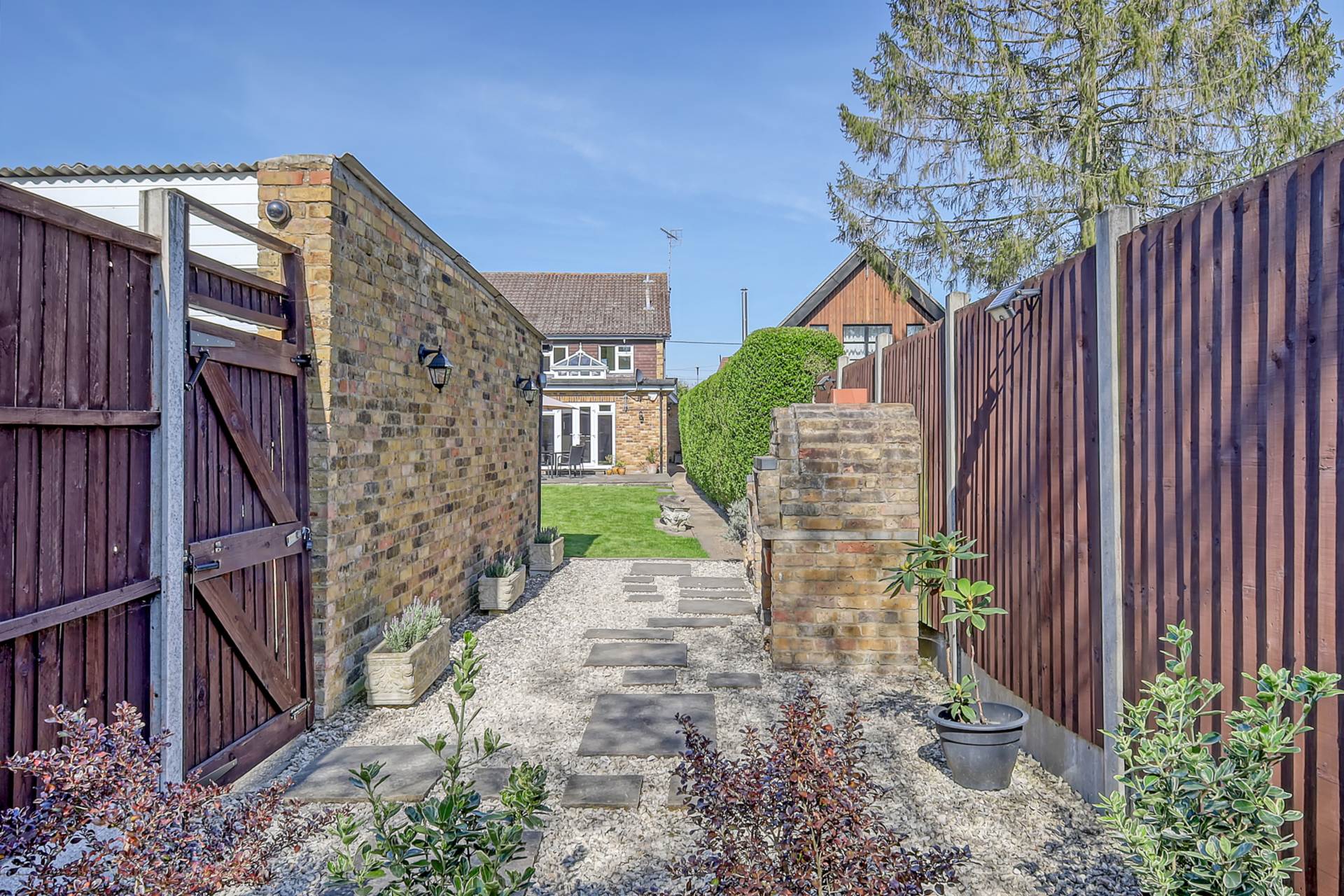 Additional Property Image 3 bedroom Semi Detached for sale in Brentwood 23