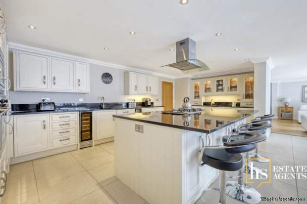 Additional Property Image 6 bedroom Detached for sale in Brentwood 14
