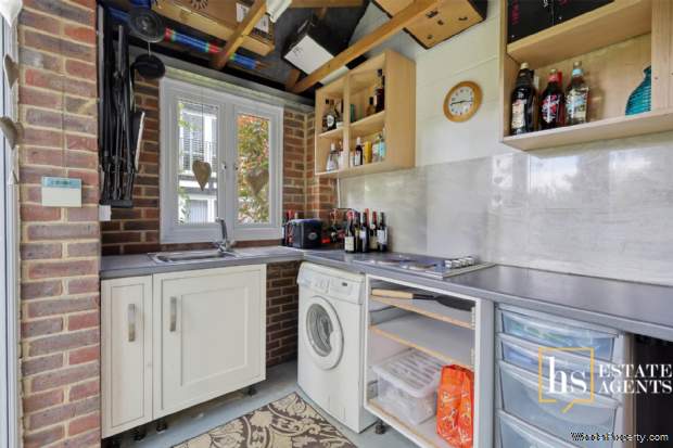 Additional Property Image 6 bedroom Detached for sale in Brentwood 12