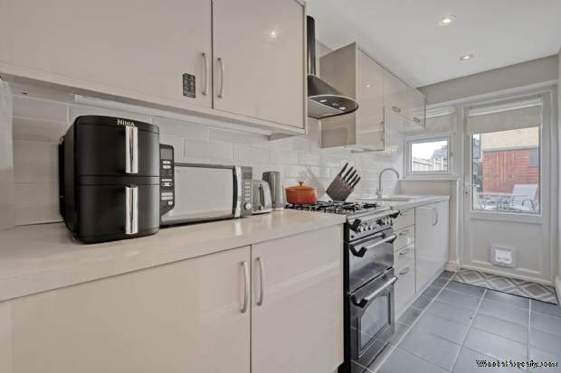 Additional Property Image 2 bedroom Terraced for sale in Brentwood 16