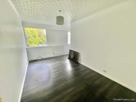Additional Property Image 2 bedroom Flat for sale in Brentwood 6