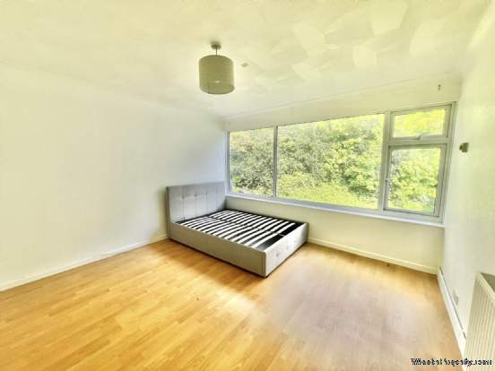 Additional Property Image 2 bedroom Flat for sale in Brentwood 7