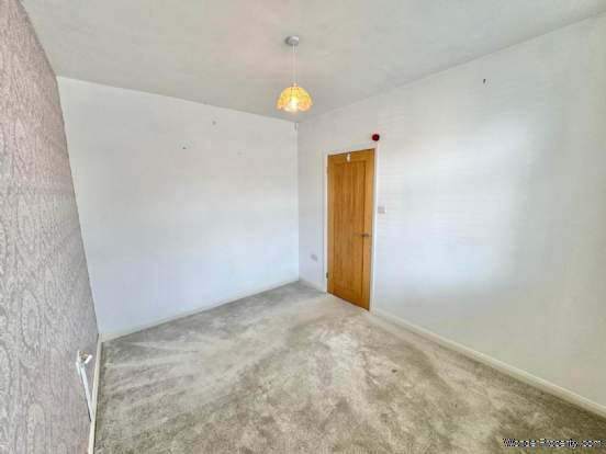 Additional Property Image 2 bedroom Semi Detached Bungalow for sale in Romford 5