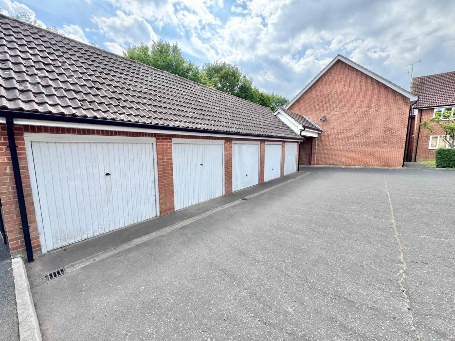 Additional Property Image 2 bedroom Apartment for sale in Brentwood 5
