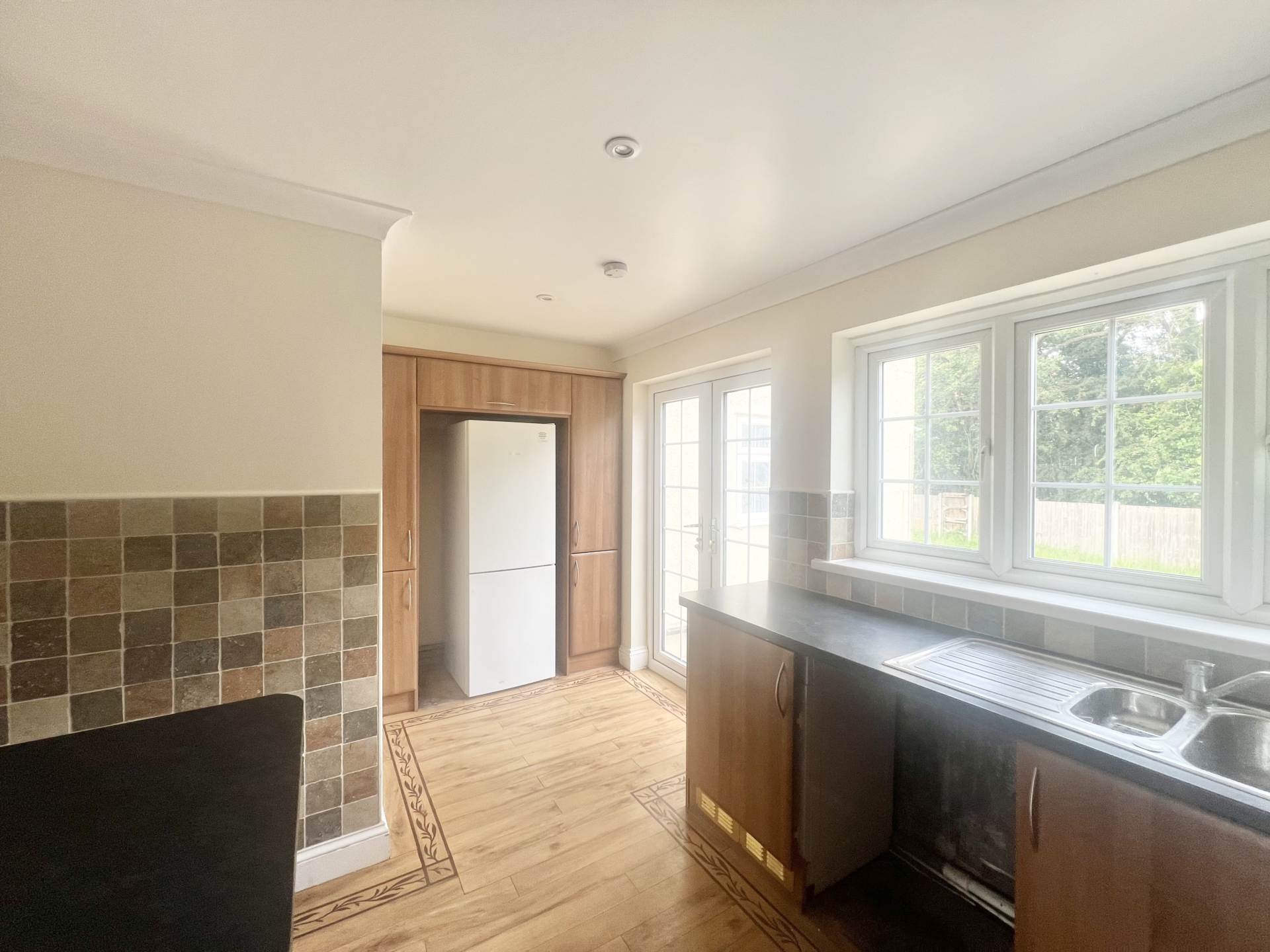 Additional Property Image 5 bedroom Semi Detached to rent in Romford 3
