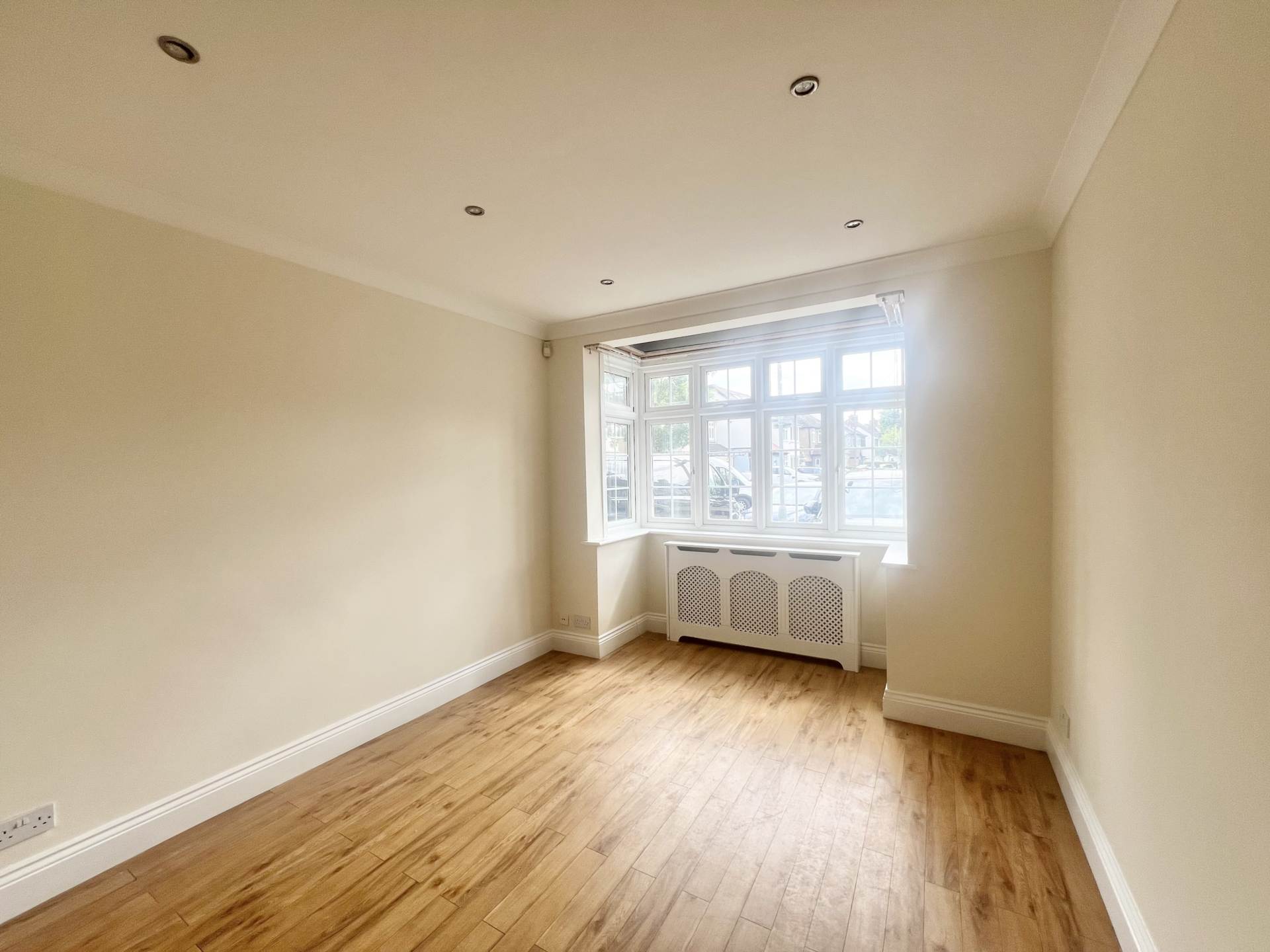 Additional Property Image 5 bedroom Semi Detached to rent in Romford 4