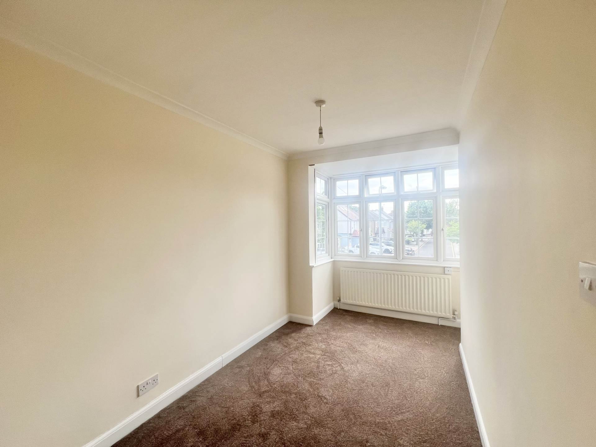 Additional Property Image 5 bedroom Semi Detached to rent in Romford 10